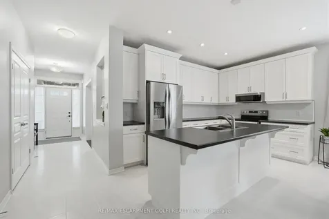 94 Anastasia Boulevard West Lincoln ON L0R 2A0