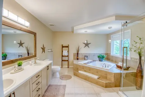 27 Sherk Crescent Kanata ON K2K 2L3
