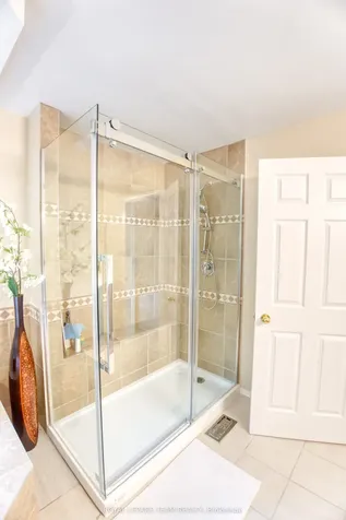 27 Sherk Crescent Kanata ON K2K 2L3