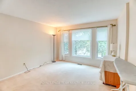 27 Sherk Crescent Kanata ON K2K 2L3
