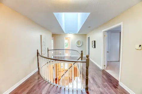 27 Sherk Crescent Kanata ON K2K 2L3