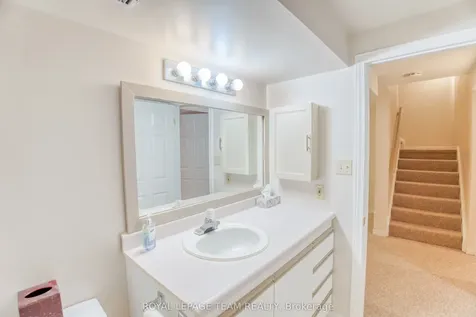 27 Sherk Crescent Kanata ON K2K 2L3