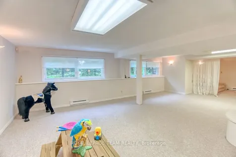 27 Sherk Crescent Kanata ON K2K 2L3