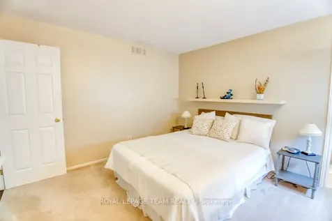 27 Sherk Crescent Kanata ON K2K 2L3