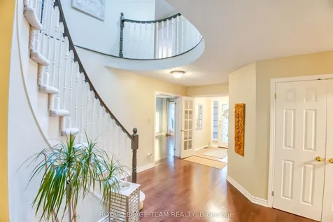27 Sherk Crescent Kanata ON K2K 2L3