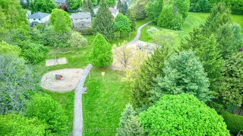 27 Sherk Crescent Kanata ON K2K 2L3