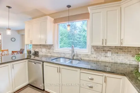 27 Sherk Crescent Kanata ON K2K 2L3