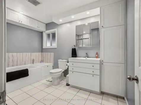 198 Murray Street Fort Erie ON L2A 2B6