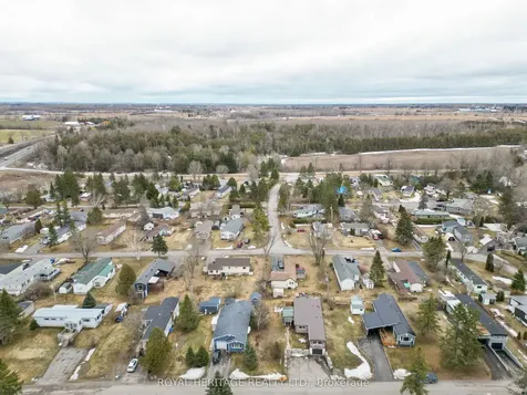 16 Fenelon Way Kawartha Lakes ON K9V 4R1