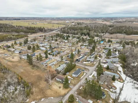 16 Fenelon Way Kawartha Lakes ON K9V 4R1