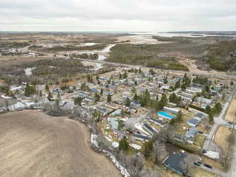 16 Fenelon Way Kawartha Lakes ON K9V 4R1