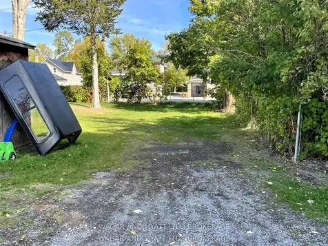 157-159 Centre Street N Greater Napanee ON K7R 1N6