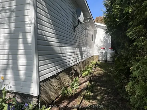 127 Harvey Street Georgian Bluffs ON N0H 2N0