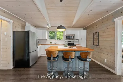 1032 Lakeshore Drive S Bracebridge ON P1L 1X3