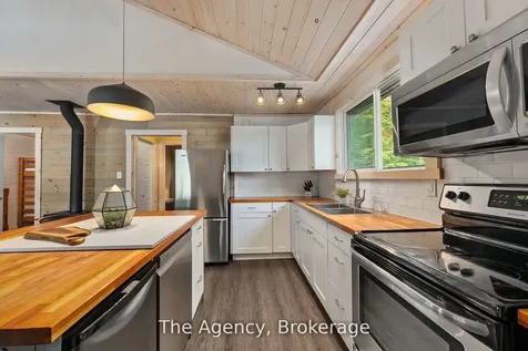 1032 Lakeshore Drive S Bracebridge ON P1L 1X3