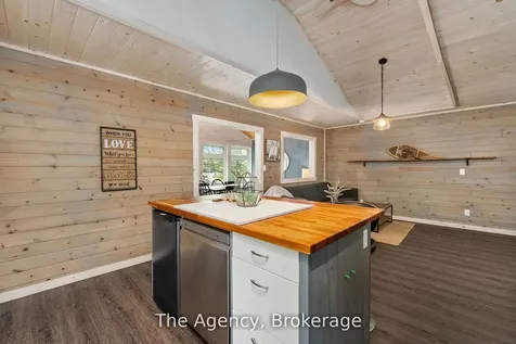 1032 Lakeshore Drive S Bracebridge ON P1L 1X3