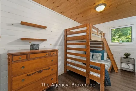 1032 Lakeshore Drive S Bracebridge ON P1L 1X3