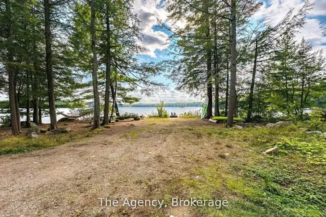 1032 Lakeshore Drive S Bracebridge ON P1L 1X3