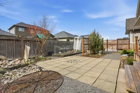 104 Anastasia Boulevard West Lincoln ON L0R 2A0