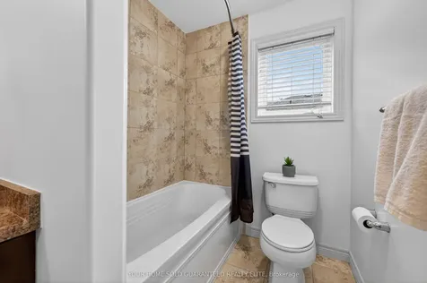 17 Heathcote Court Grimsby ON L3M 0A6