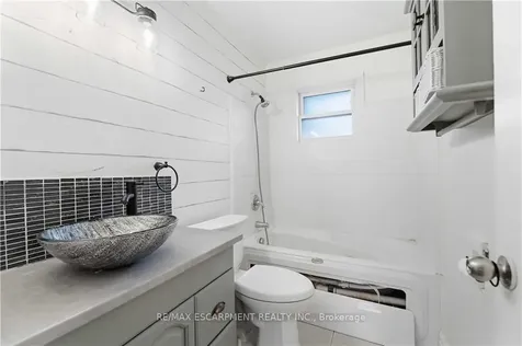 40 Nickerson Avenue St. Catharines ON L2N 3M4