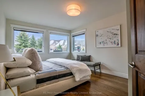 103 Cortina Crescent Blue Mountains ON L9Y 0S9
