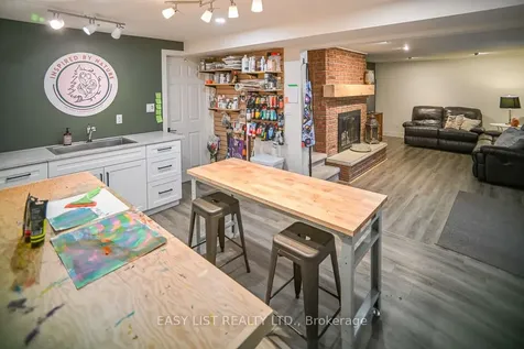 58 Pannell Lane Strathroy-caradoc ON N7G 2C6