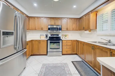 466 Dicenzo Drive Hamilton ON L9B 2C4