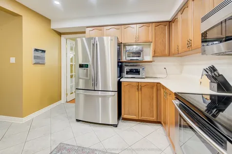 466 Dicenzo Drive Hamilton ON L9B 2C4