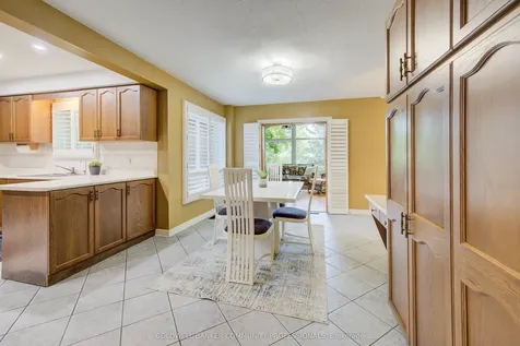 466 Dicenzo Drive Hamilton ON L9B 2C4