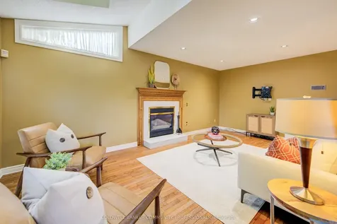 466 Dicenzo Drive Hamilton ON L9B 2C4