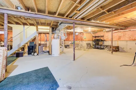 466 Dicenzo Drive Hamilton ON L9B 2C4