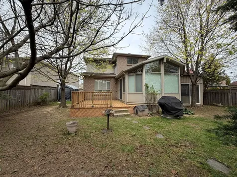 466 Dicenzo Drive Hamilton ON L9B 2C4