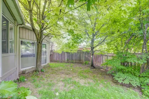 466 Dicenzo Drive Hamilton ON L9B 2C4