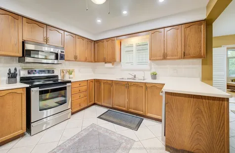 466 Dicenzo Drive Hamilton ON L9B 2C4