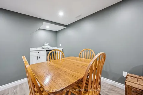 24 Julia Drive Guelph ON N1H 5W1