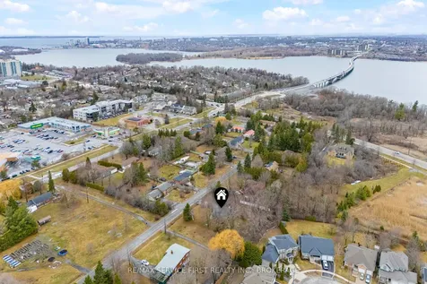 34 Dalgleish Avenue Kingston ON K7L 5H6