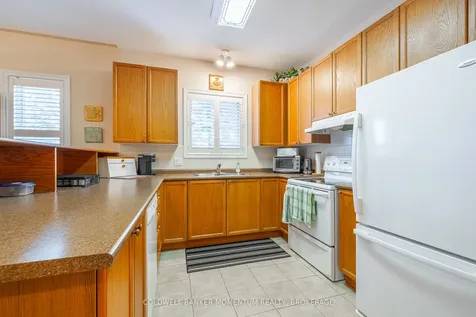 7 Willowlanding Court Welland ON L3C 7L7