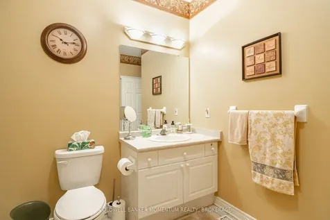 7 Willowlanding Court Welland ON L3C 7L7