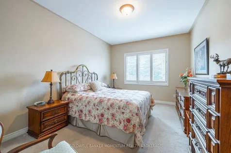 7 Willowlanding Court Welland ON L3C 7L7