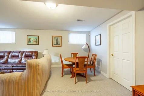7 Willowlanding Court Welland ON L3C 7L7