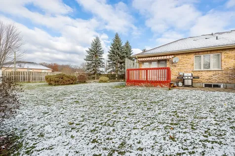 7 Willowlanding Court Welland ON L3C 7L7