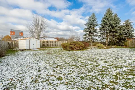 7 Willowlanding Court Welland ON L3C 7L7