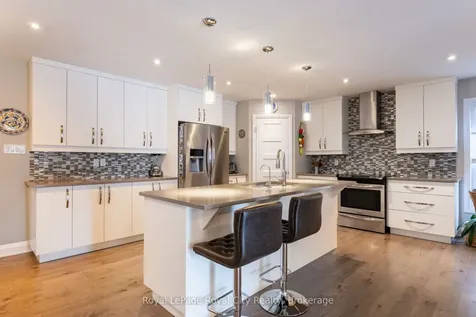 65 Aberdeen Street Centre Wellington ON N1M 0C1