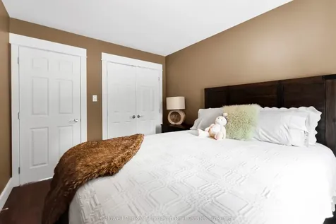 23 Winona Drive Huntsville ON P1H 1L9