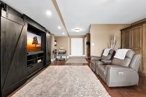 23 Winona Drive Huntsville ON P1H 1L9