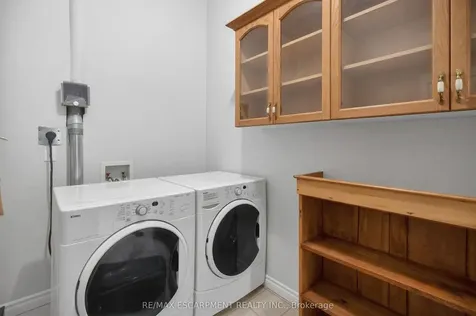 262 Dundas Street E Hamilton ON L8B 1A9