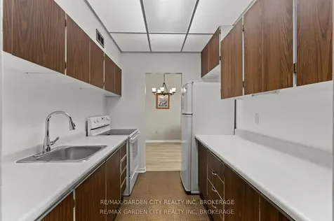 196 Scott Street St. Catharines ON L2N 5T2