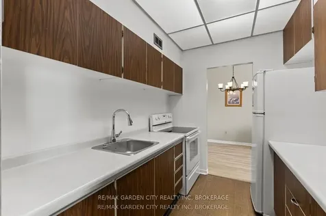 196 Scott Street St. Catharines ON L2N 5T2
