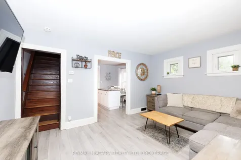5011 Fifth Avenue Niagara Falls ON L2E 4S6